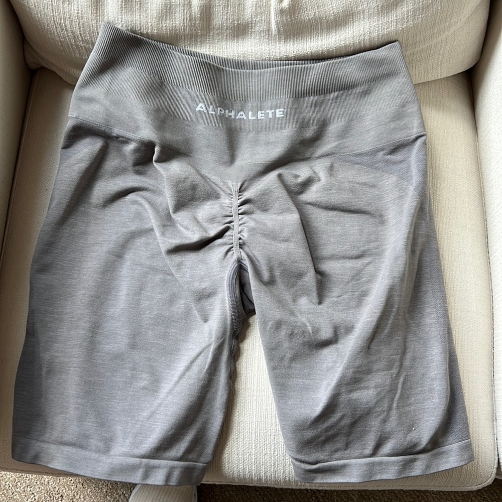 Alphalete amplify biker short in grey 7.5 inch inseam size medium sold out
